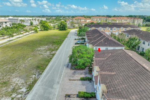 Townhouse in Saint Lucie, Florida 3 bedrooms, 140 sq.m. № 1630605 - photo 30
