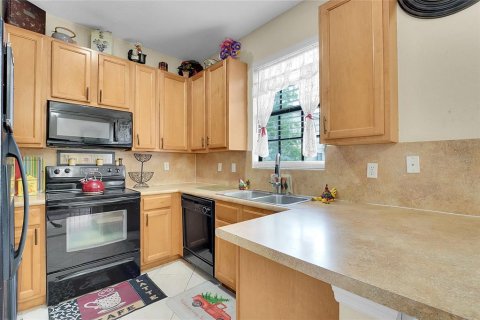 Townhouse in Saint Lucie, Florida 3 bedrooms, 140 sq.m. № 1630605 - photo 10