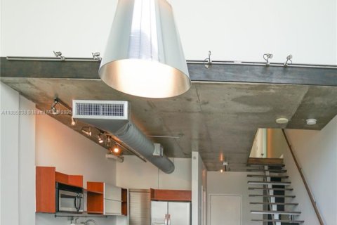 Copropriété à louer à Miami, Floride: 2 chambres, 103.4 m2 № 1930518 - photo 3