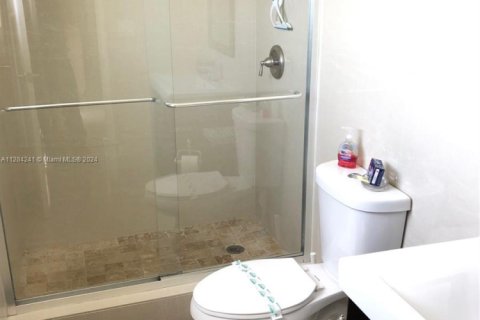 Copropriété à louer à Hollywood, Floride: 2 chambres, 125.88 m2 № 1601157 - photo 10