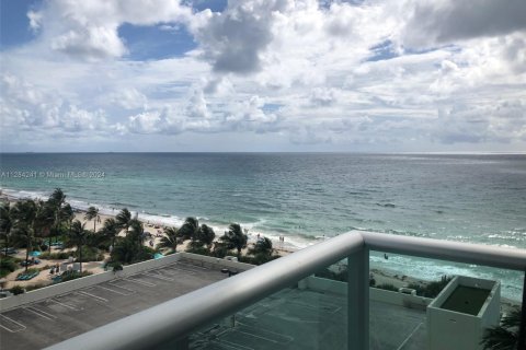 Copropriété à louer à Hollywood, Floride: 2 chambres, 125.88 m2 № 1601157 - photo 15