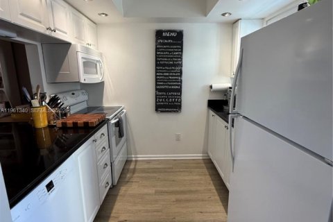 Touwnhouse à vendre à Hypoluxo, Floride: 2 chambres, 104.79 m2 № 2024956 - photo 6