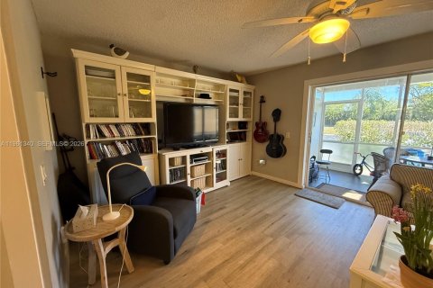 Touwnhouse à vendre à Hypoluxo, Floride: 2 chambres, 104.79 m2 № 2024956 - photo 14