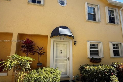 Touwnhouse à Hypoluxo, Floride 2 chambres, 104.79 m2 № 2024956