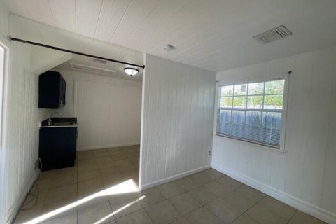 Condo in West Palm Beach, Florida, 1 bedroom  № 1225630 - photo 1
