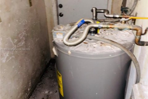 Villa ou maison à vendre à North Miami Beach, Floride: 5 chambres, 160.91 m2 № 1956922 - photo 20