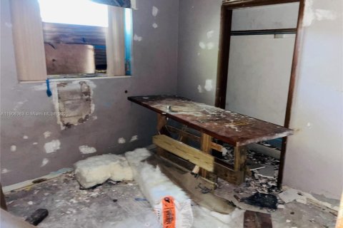 Villa ou maison à vendre à North Miami Beach, Floride: 5 chambres, 160.91 m2 № 1956922 - photo 17