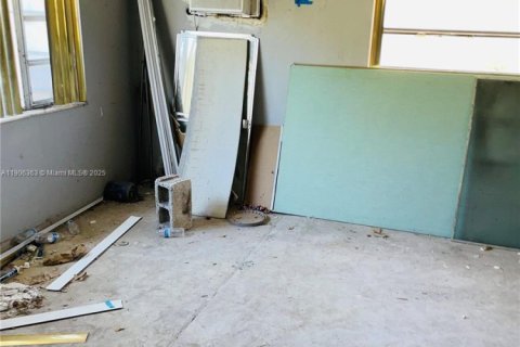 Villa ou maison à vendre à North Miami Beach, Floride: 5 chambres, 160.91 m2 № 1956922 - photo 22