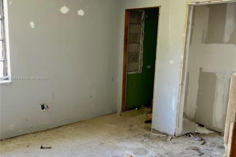 Villa ou maison à vendre à North Miami Beach, Floride: 5 chambres, 160.91 m2 № 1956922 - photo 10