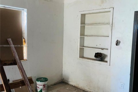 Villa ou maison à vendre à North Miami Beach, Floride: 5 chambres, 160.91 m2 № 1956922 - photo 12