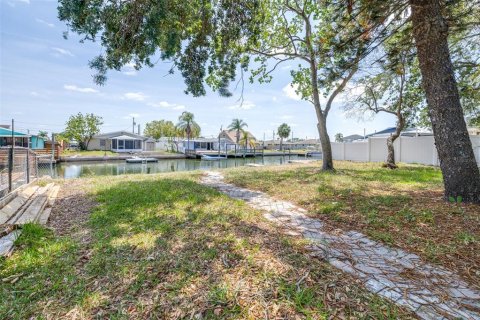 House in Hudson, Florida 3 bedrooms, 134.06 sq.m. № 1663016 - photo 26