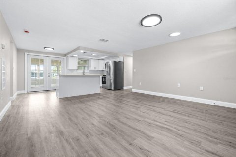 House in Hudson, Florida 3 bedrooms, 134.06 sq.m. № 1663016 - photo 5