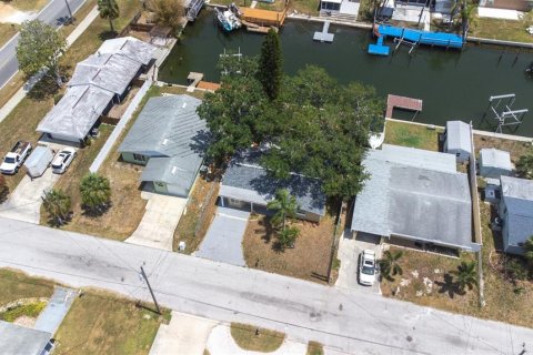 House in Hudson, Florida 3 bedrooms, 134.06 sq.m. № 1663016 - photo 30