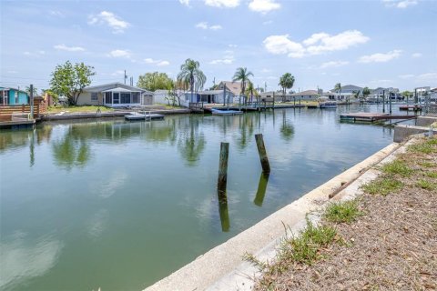 House in Hudson, Florida 3 bedrooms, 134.06 sq.m. № 1663016 - photo 28