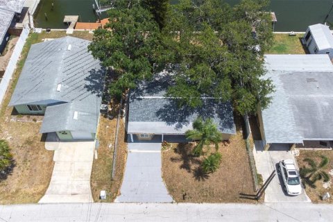 House in Hudson, Florida 3 bedrooms, 134.06 sq.m. № 1663016 - photo 29