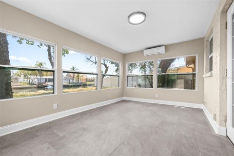 House in Hudson, Florida 3 bedrooms, 134.06 sq.m. № 1663016 - photo 21