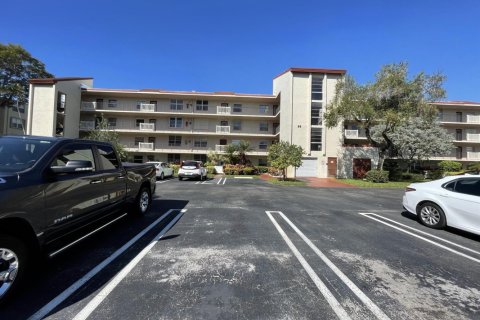 Condo in Delray Beach, Florida, 2 bedrooms  № 1180167 - photo 1