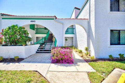 Condo in Sebring, Florida, 3 bedrooms  № 1593263 - photo 1