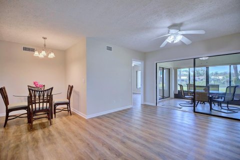 Condo in Sebring, Florida, 3 bedrooms  № 1593263 - photo 9