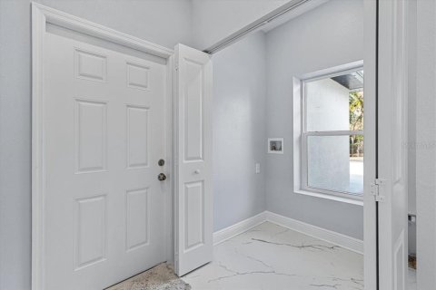 Casa en venta en Tampa, Florida, 4 dormitorios, 188.13 m2 № 1734734 - foto 18
