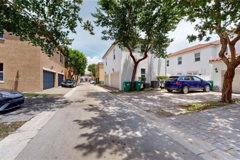 Adosado en alquiler en Miami, Florida, 3 dormitorios, 161.65 m2 № 1953563 - foto 19