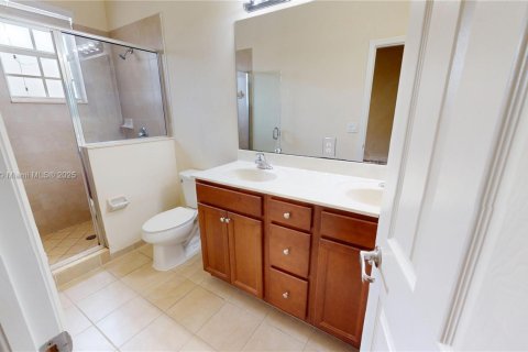 Adosado en alquiler en Miami, Florida, 3 dormitorios, 161.65 m2 № 1953563 - foto 25