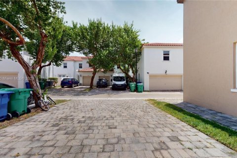 Adosado en alquiler en Miami, Florida, 3 dormitorios, 161.65 m2 № 1953563 - foto 17