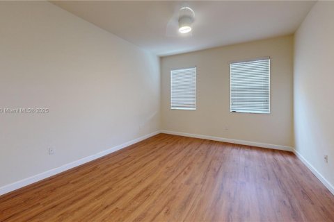 Adosado en alquiler en Miami, Florida, 3 dormitorios, 161.65 m2 № 1953563 - foto 23