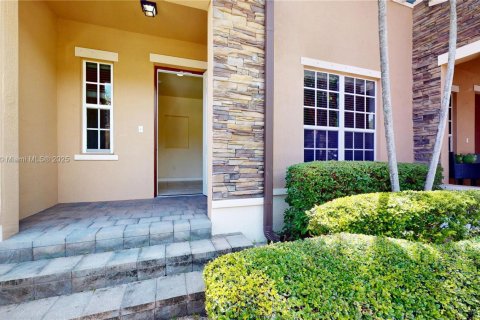 Adosado en alquiler en Miami, Florida, 3 dormitorios, 161.65 m2 № 1953563 - foto 2