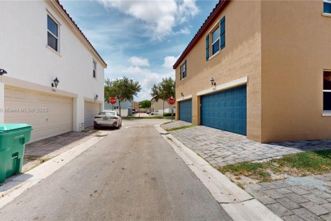 Adosado en alquiler en Miami, Florida, 3 dormitorios, 161.65 m2 № 1953563 - foto 18