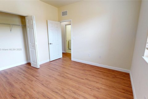 Adosado en alquiler en Miami, Florida, 3 dormitorios, 161.65 m2 № 1953563 - foto 27