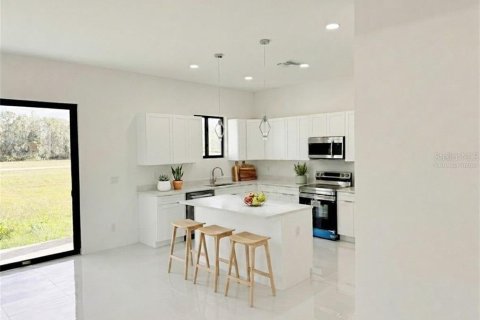 Villa ou maison à vendre à Cape Coral, Floride: 4 chambres, 176.89 m2 № 2406431 - photo 6