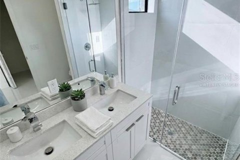 Villa ou maison à vendre à Cape Coral, Floride: 4 chambres, 176.89 m2 № 2406431 - photo 17
