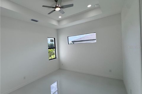 Villa ou maison à vendre à Cape Coral, Floride: 4 chambres, 176.89 m2 № 2406431 - photo 20