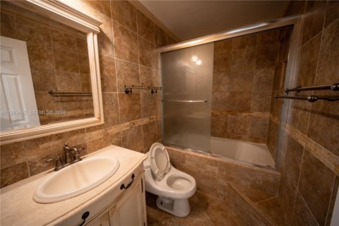 Купить виллу или дом в Корал-Спрингс, Флорида 3 спальни, 133.59м2, № 2049733 - фото 27