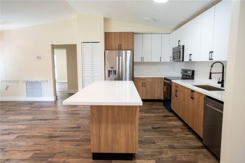 Купить виллу или дом в Корал-Спрингс, Флорида 3 спальни, 133.59м2, № 2049733 - фото 4