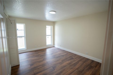 Купить виллу или дом в Корал-Спрингс, Флорида 3 спальни, 133.59м2, № 2049733 - фото 13