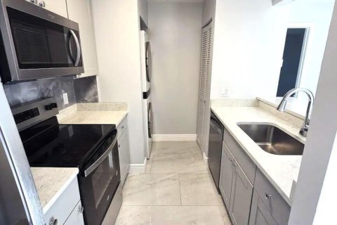 Copropriété à louer à Stuart, Floride: 2 chambres, 90.02 m2 № 2251245 - photo 4
