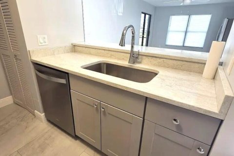 Copropriété à louer à Stuart, Floride: 2 chambres, 90.02 m2 № 2251245 - photo 5