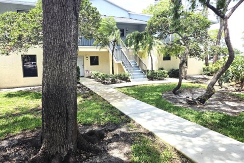Condo in Stuart, Florida, 2 bedrooms  № 2251245
