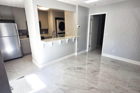 Copropriété à louer à Stuart, Floride: 2 chambres, 90.02 m2 № 2251245 - photo 3