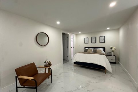Casa en venta en Tampa, Florida, 4 dormitorios, 110.55 m2 № 1912155 - foto 9