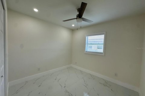 Casa en venta en Tampa, Florida, 4 dormitorios, 110.55 m2 № 1912155 - foto 16