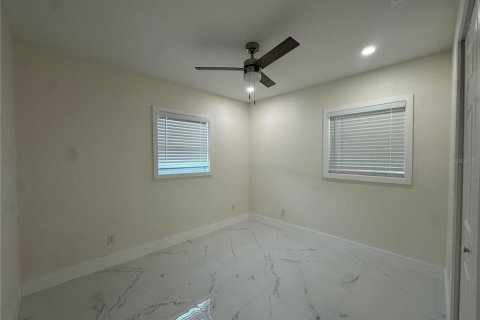 Casa en venta en Tampa, Florida, 4 dormitorios, 110.55 m2 № 1912155 - foto 17
