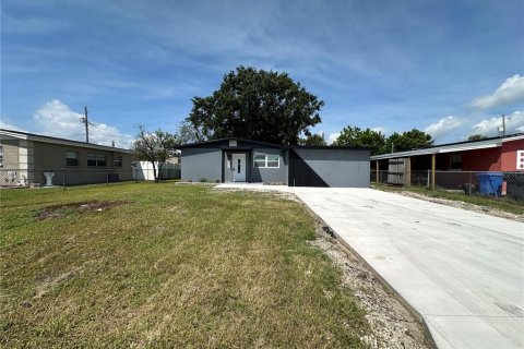 Casa en venta en Tampa, Florida, 4 dormitorios, 110.55 m2 № 1912155 - foto 2