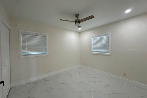 Casa en venta en Tampa, Florida, 4 dormitorios, 110.55 m2 № 1912155 - foto 14