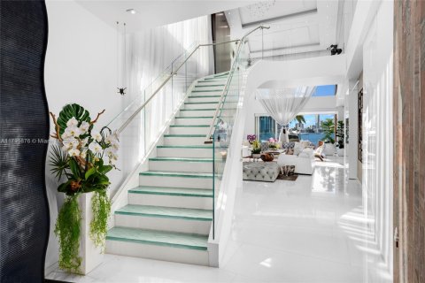 Villa ou maison à vendre à Miami Beach, Floride: 5 chambres, 448.44 m2 № 1942760 - photo 23