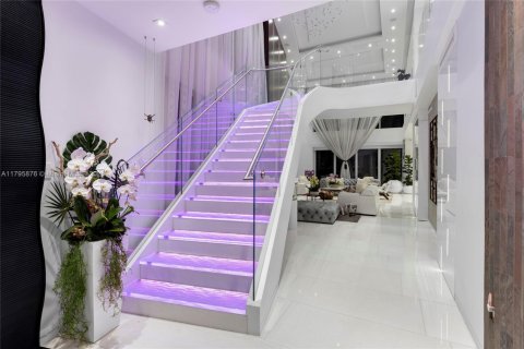 Villa ou maison à vendre à Miami Beach, Floride: 5 chambres, 448.44 m2 № 1942760 - photo 24