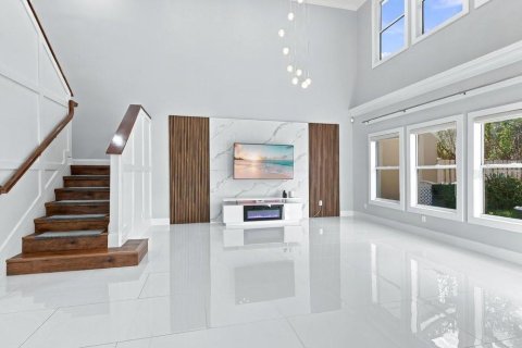 Touwnhouse à vendre à Orlando, Floride: 3 chambres, 195.47 m2 № 2420476 - photo 3