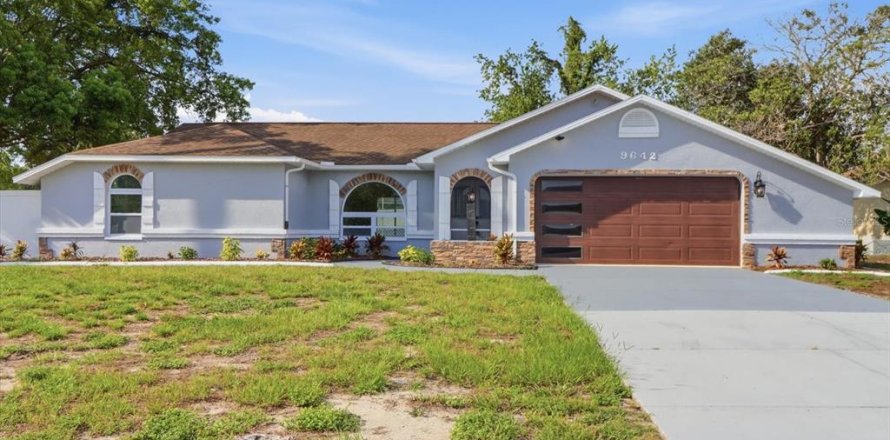 Villa ou maison à Spring Hill, Floride 3 chambres, 175.21 m2 № 2151610